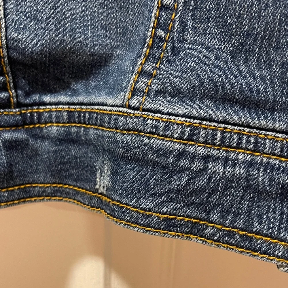 Max Jeans Blue Distressed Stretchy Denim Jacket with Floral Embroidery - Picture 5 of 13